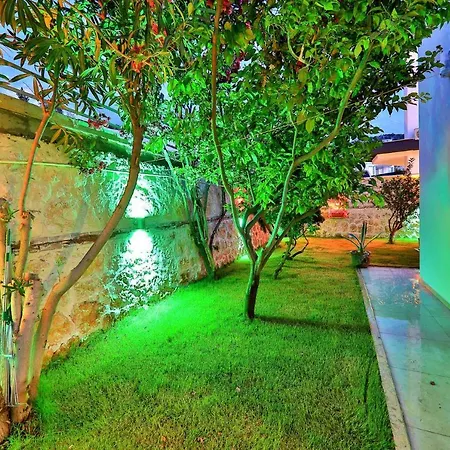 Essiz Manzarali Rainbow Villa *