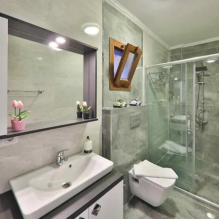 Essiz Manzarali Rainbow Villa *