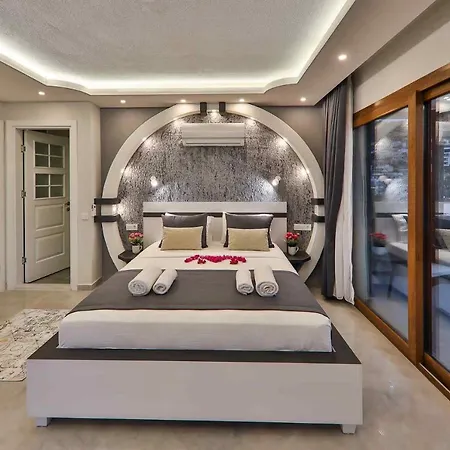 Essiz Manzarali Rainbow Villa *
