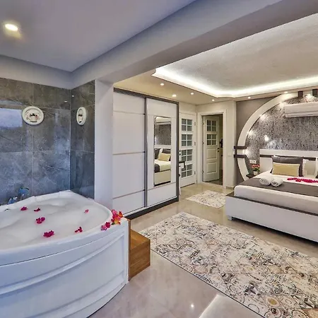 Essiz Manzarali Rainbow Villa